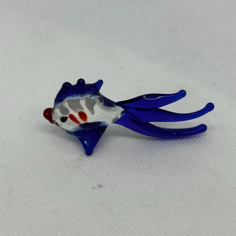 Vintage Miniature handblown glass fish figurine - Picture 2 of 2